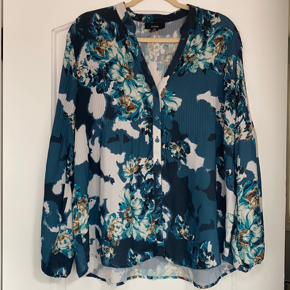 pleated floral top.